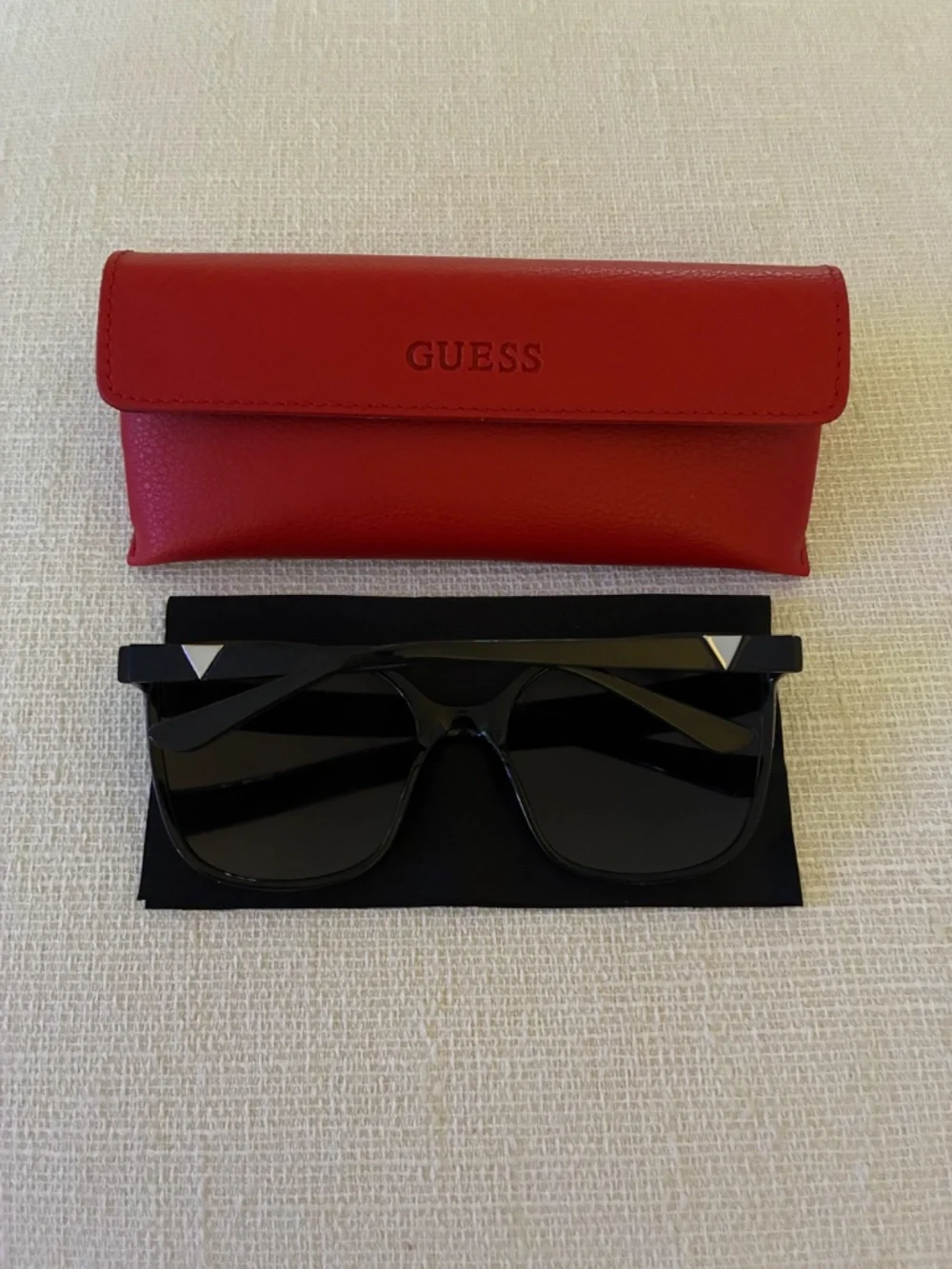 Guess Oversized Cat-Eye Black Sunglasses with Red Case & Cloth